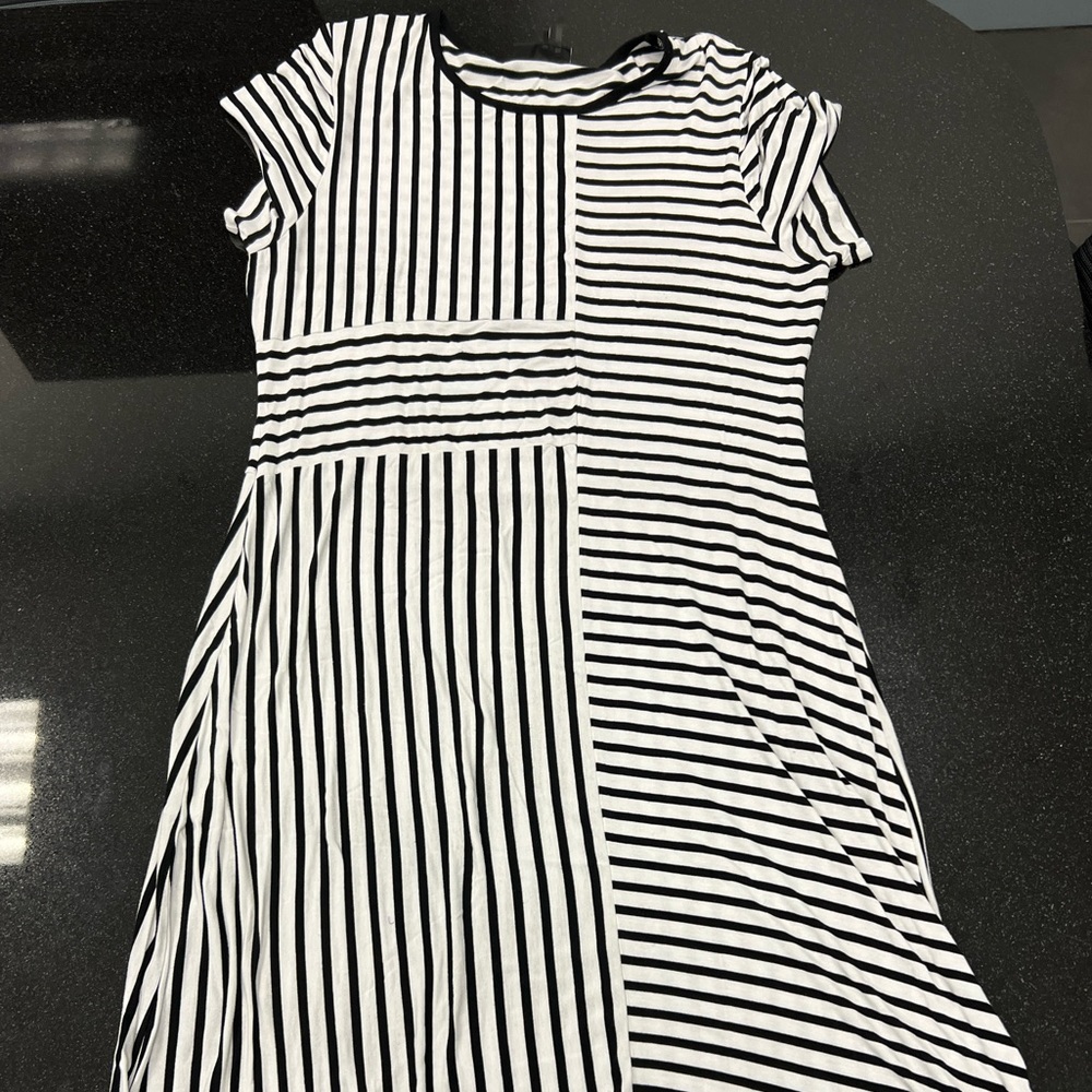 Long DKNY black & white stripe dress